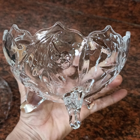 Cute n stylish crystal bowl with lid - Picture 5 of 6